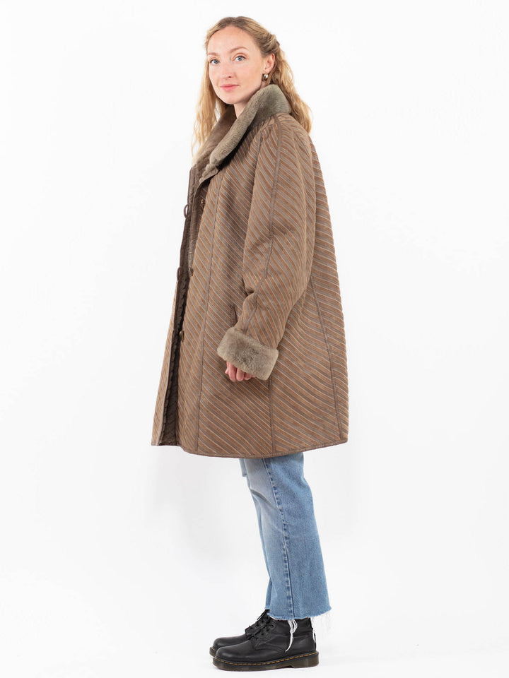 Vintage 80's Women Sheepskin Coat in BeigeA0260