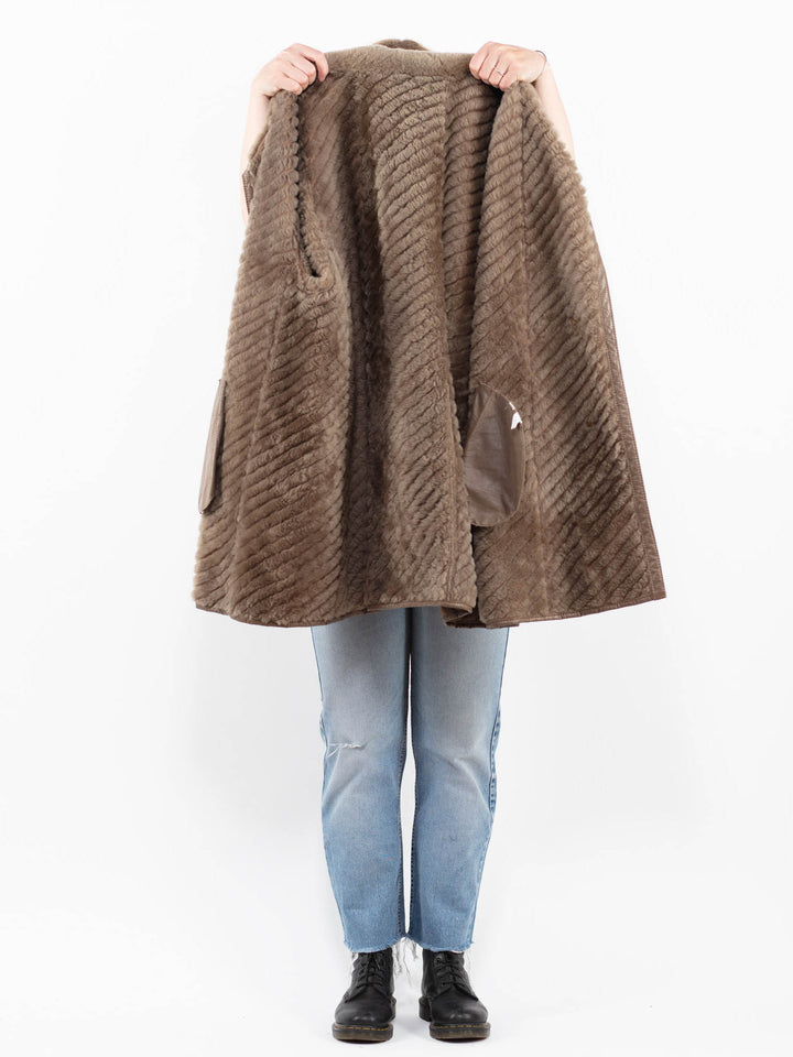 Vintage 80's Women Sheepskin Coat in BeigeA0260