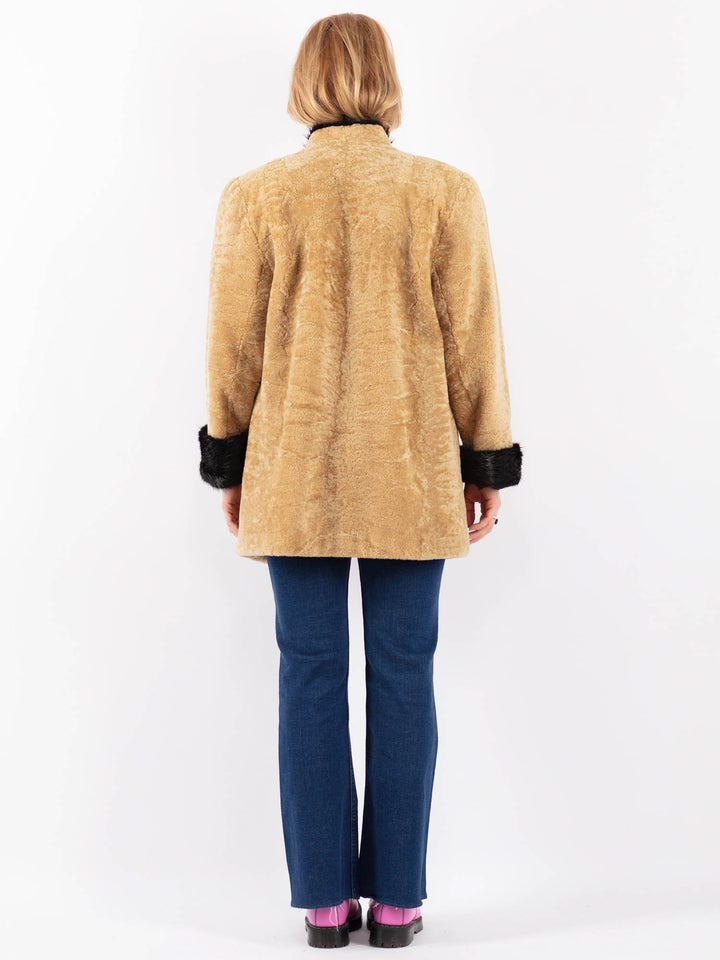 Vintage 80's Women Sheepskin Coat in BeigeV9549