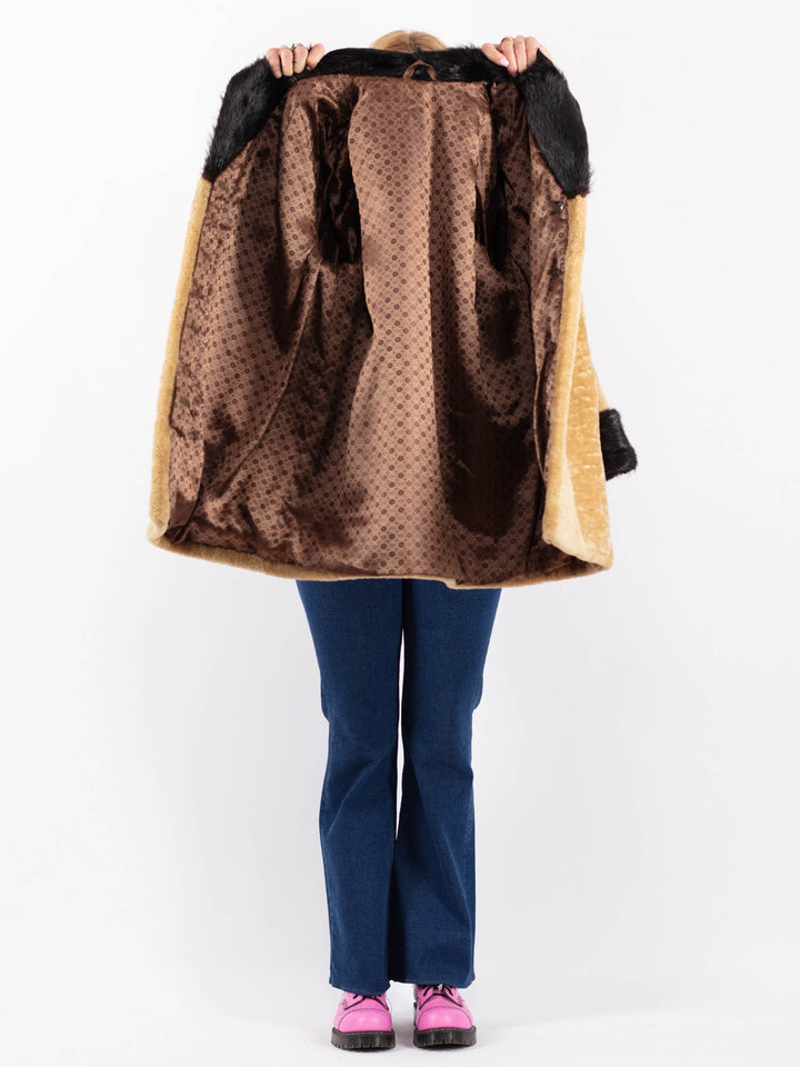 Vintage 80's Women Sheepskin Coat in BeigeV9549