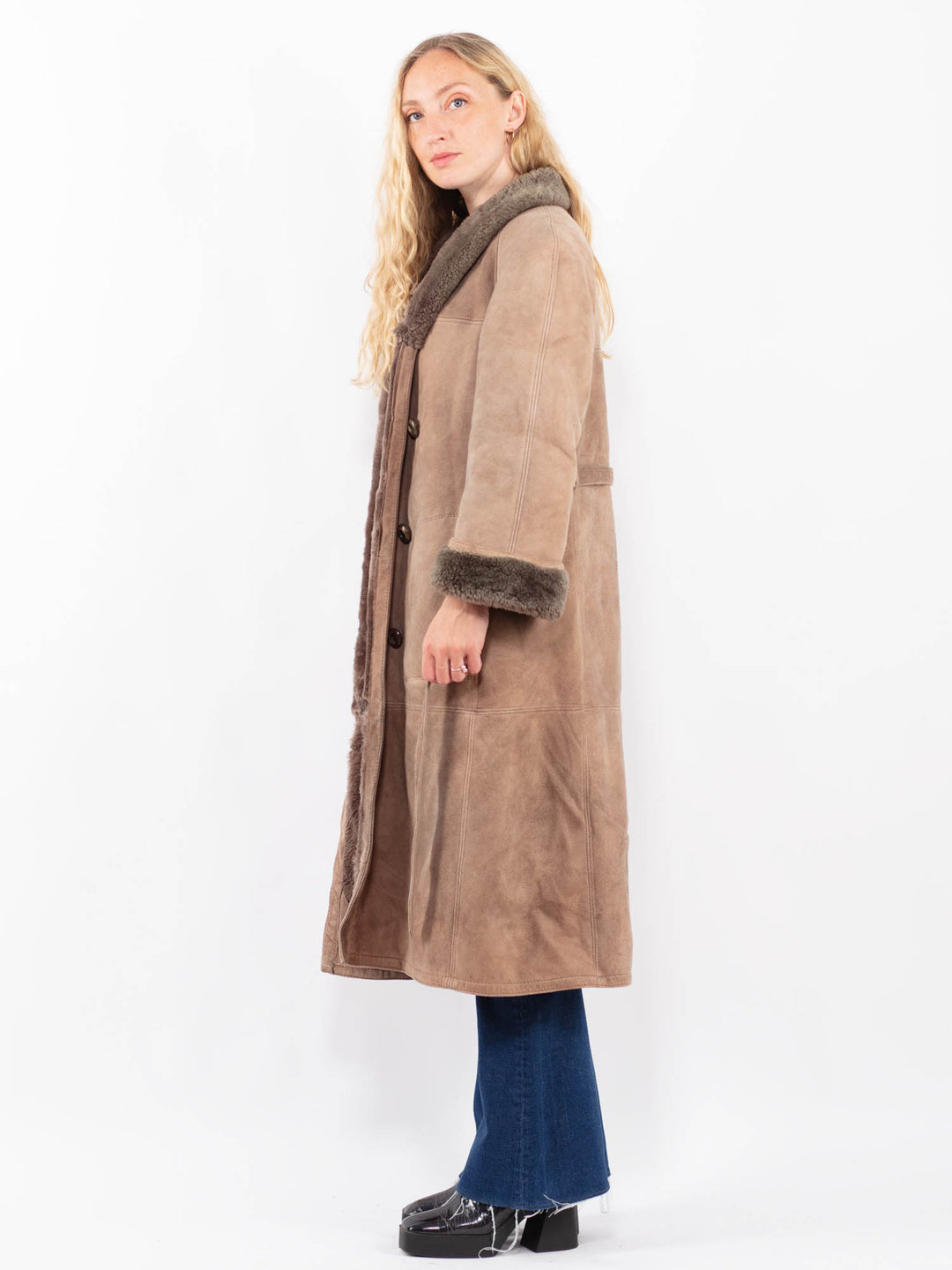 Vintage 80's Women Sheepskin Coat in BeigeA0380