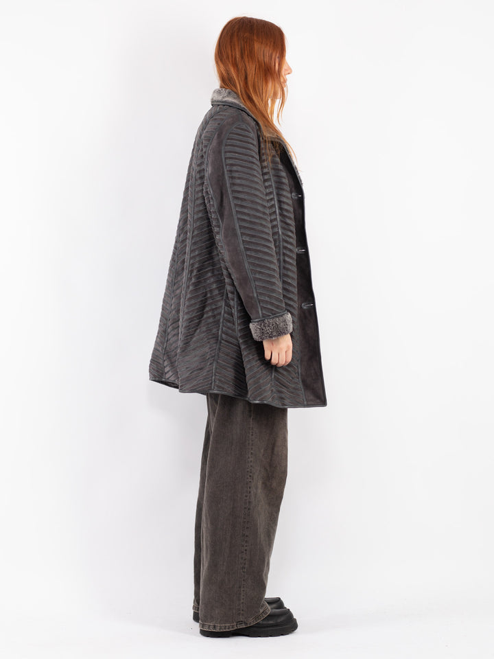 Vintage 80's Women Sheepskin Coat in Gray