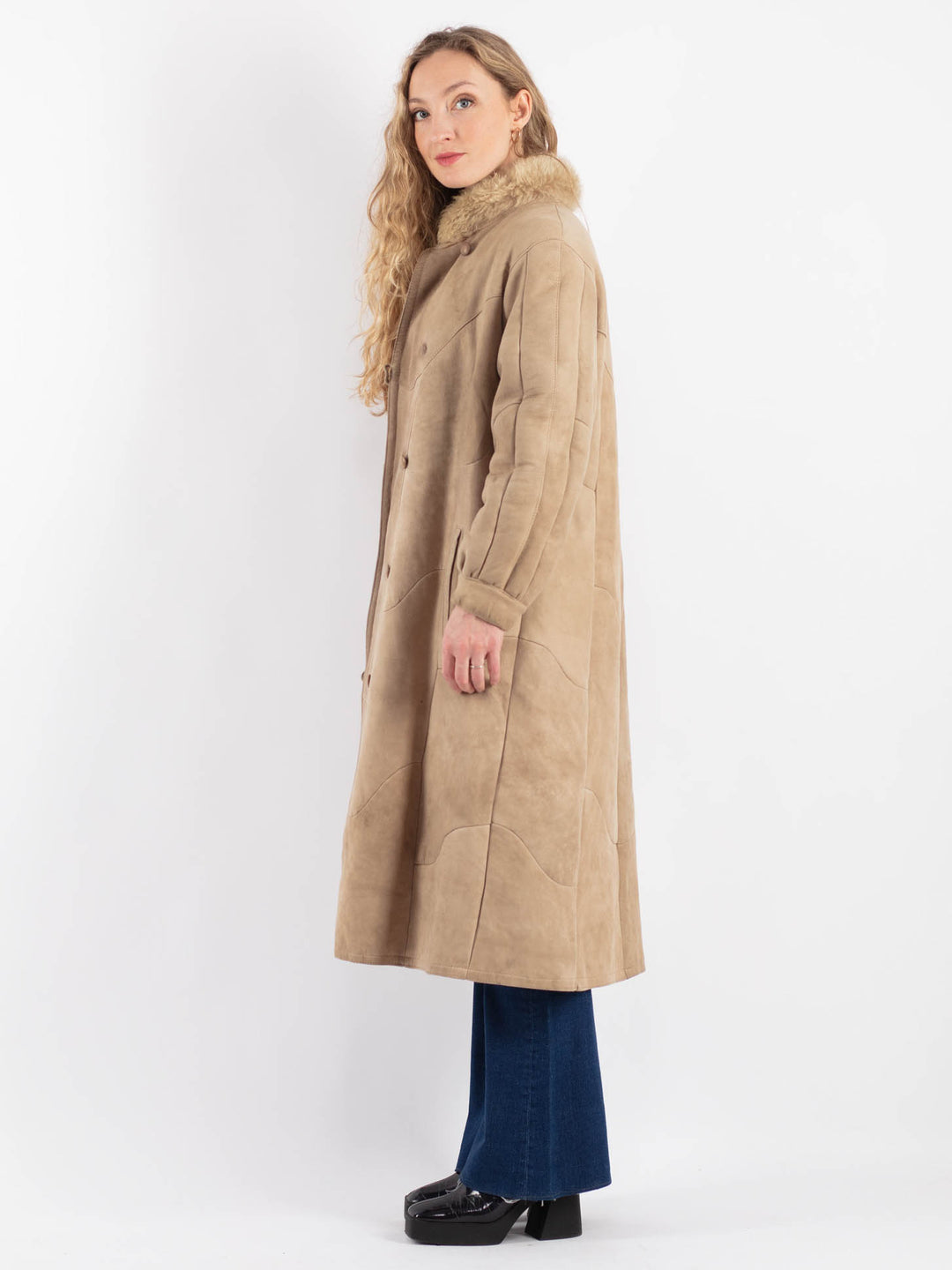 Vintage 80's Women Sheepskin Coat in BeigeV9176