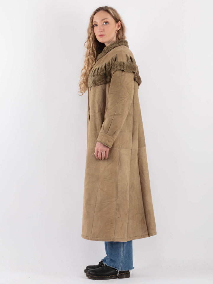 Vintage 80's Women Sheepskin Coat in BeigeV9310