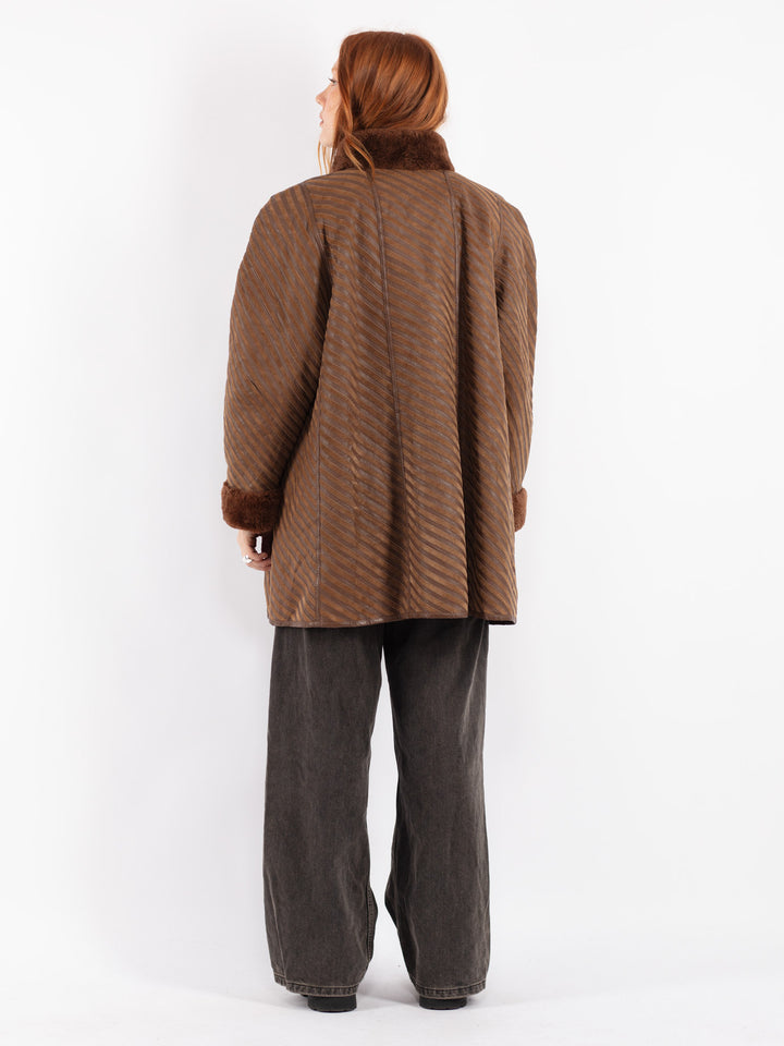 Vintage 80's Women Sheepskin Coat in Brown