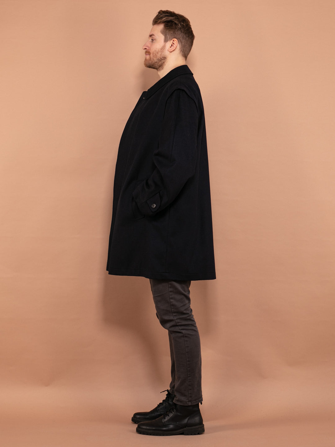 Vintage 90's Men Cashmere and Wool Blend Coat in Navy Blue - NorthernGrip