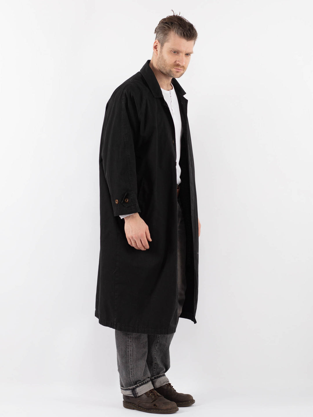Vintage 90's Men Mac Coat in BlackZ1095