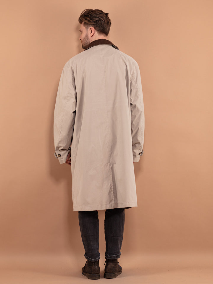 Vintage 90's Men Oversized Mac Coat in Beige - NorthernGrip