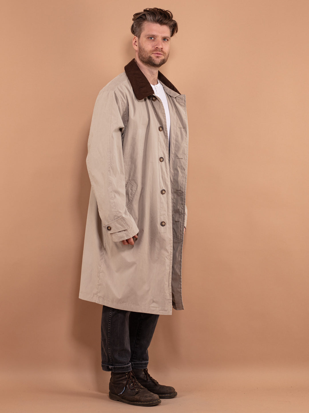 Vintage 90's Men Oversized Mac Coat in Beige - NorthernGrip