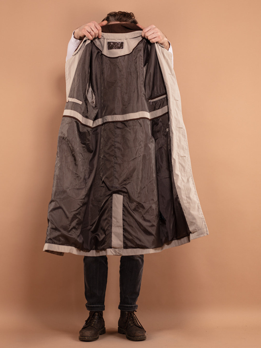 Vintage 90's Men Oversized Mac Coat in Beige - NorthernGrip