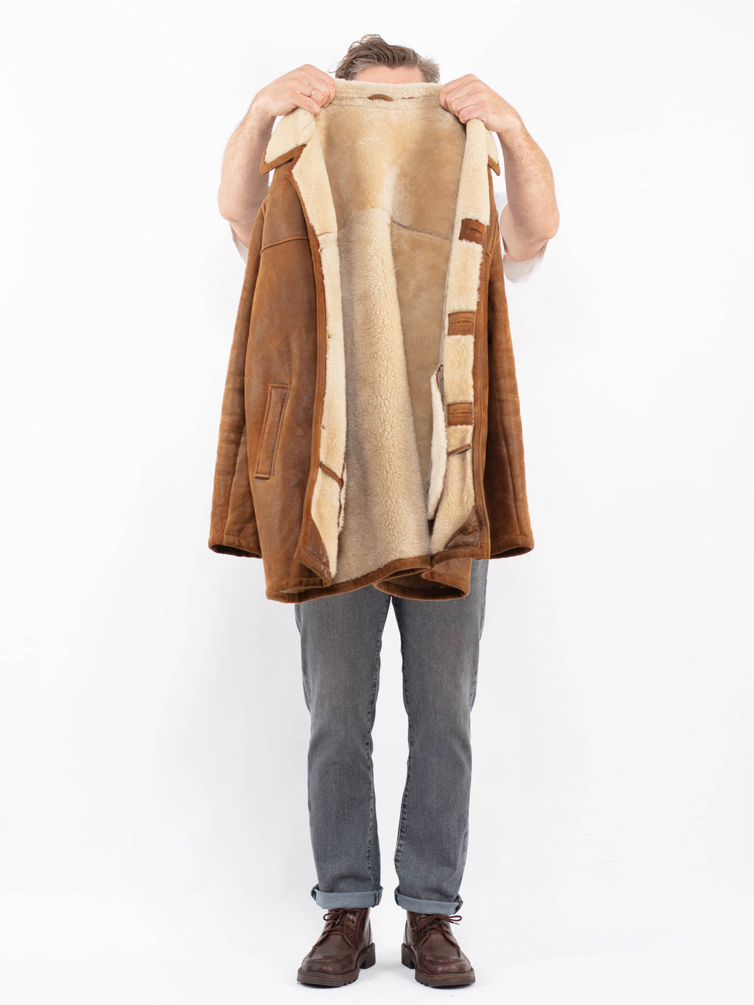 Vintage 90's Men Sheepskin Coat in BrownZ2268