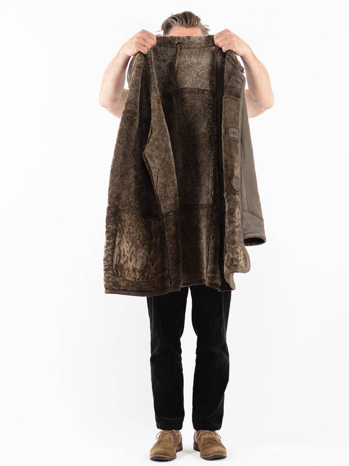 Vintage 90's Men Sheepskin Coat in BrownZ1854