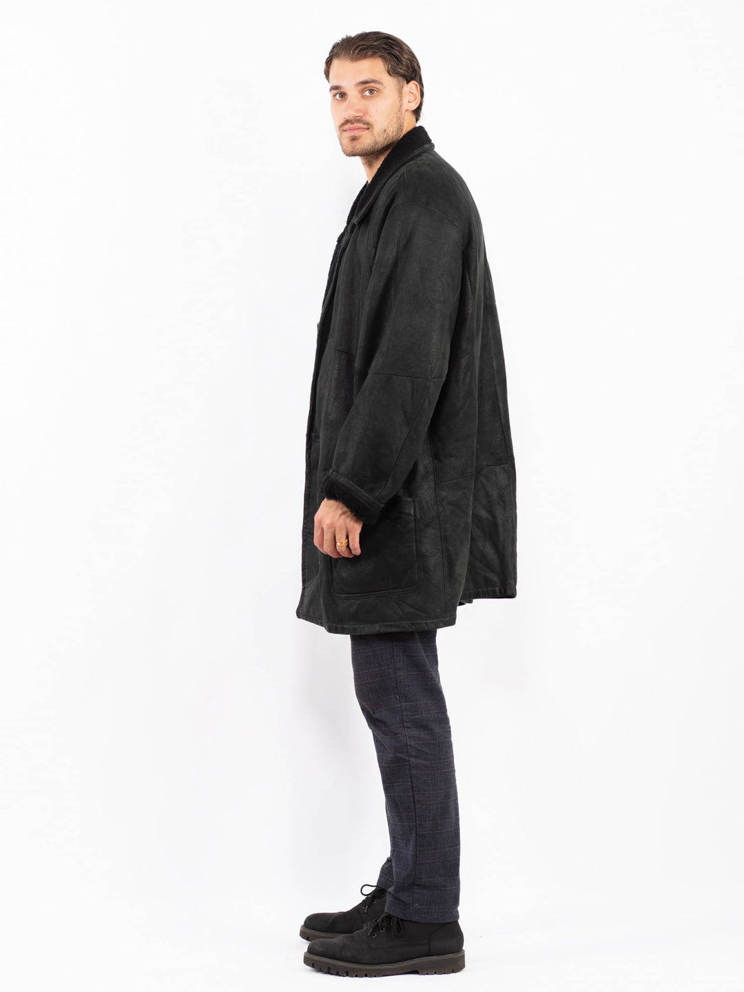 Vintage 90's Men Sheepskin Coat in BlackZ2414