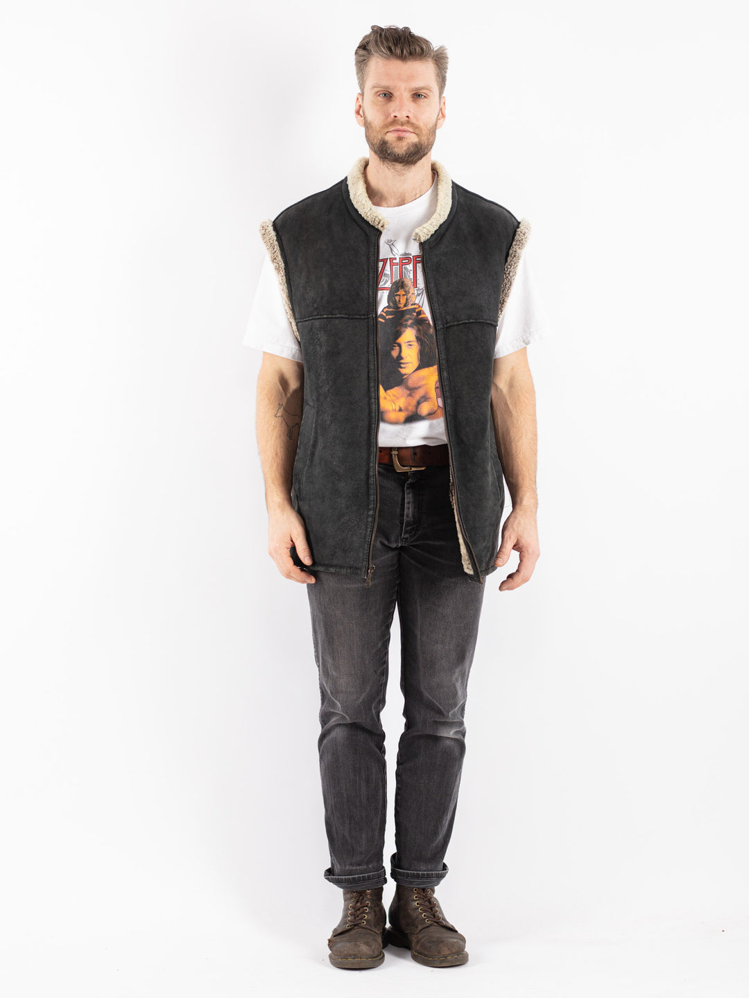 Vintage 90's Men Sheepskin Shearling Vest in BlackZ141