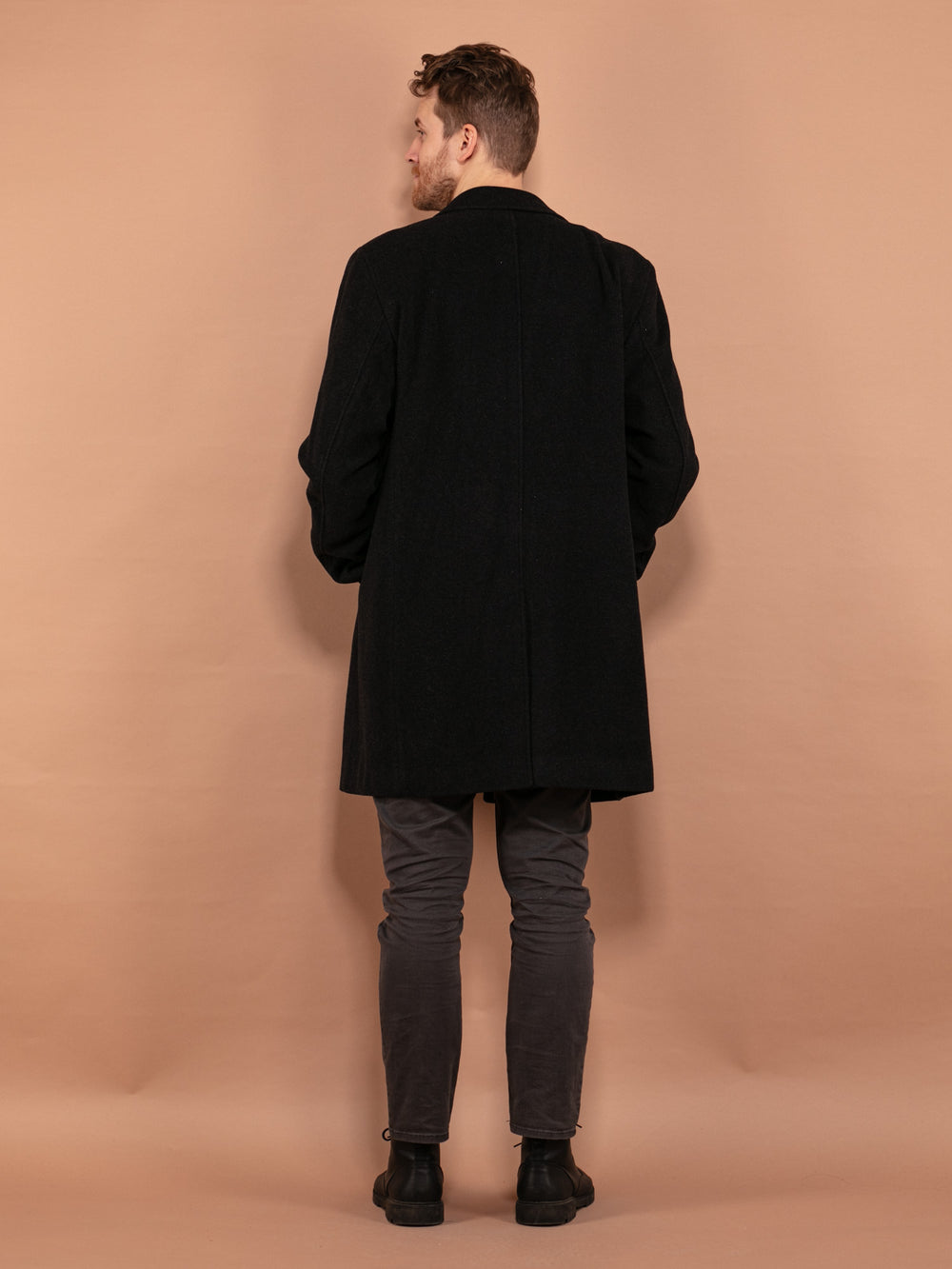 Vintage 90's Men Cashmere and Wool Blend Coat in Dark Gray - NorthernGrip