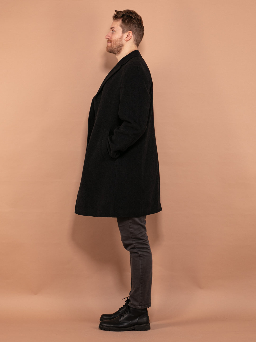 Vintage 90's Men Cashmere and Wool Blend Coat in Dark Gray - NorthernGrip