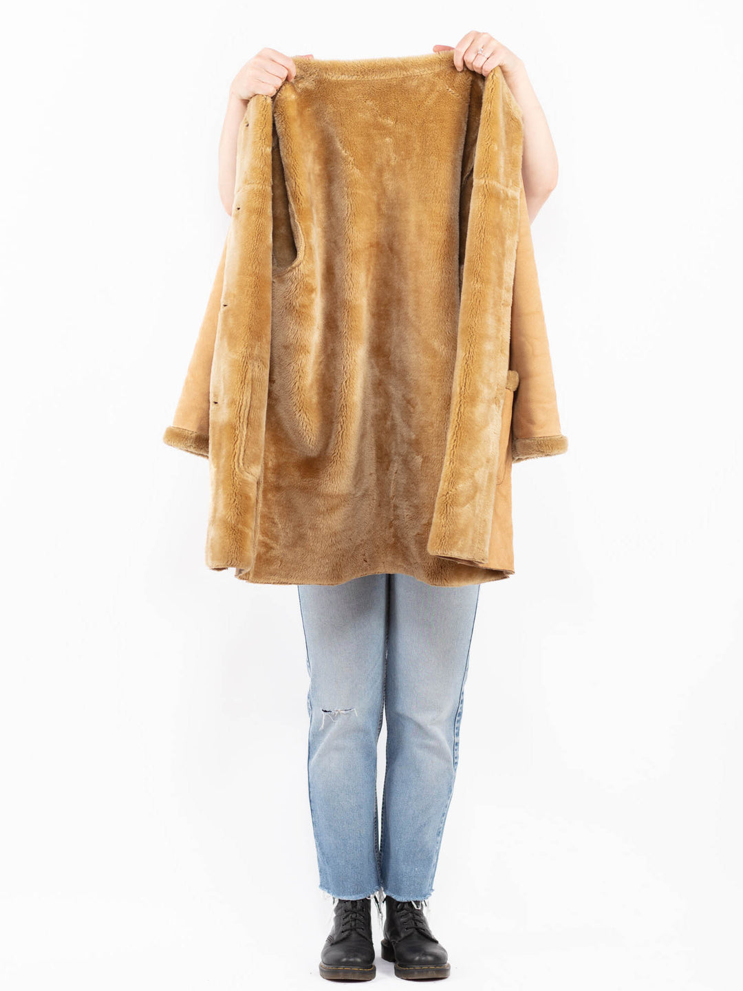 Vintage 90's Women Faux Sheepskin Coat in BeigeA0538