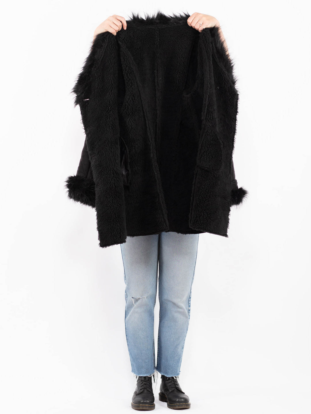 Vintage 90's Women Faux Sheepskin Coat in BlackA0583