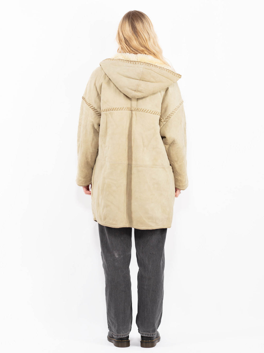 Vintage 90's Women Sheepskin Coat in BeigeA0592