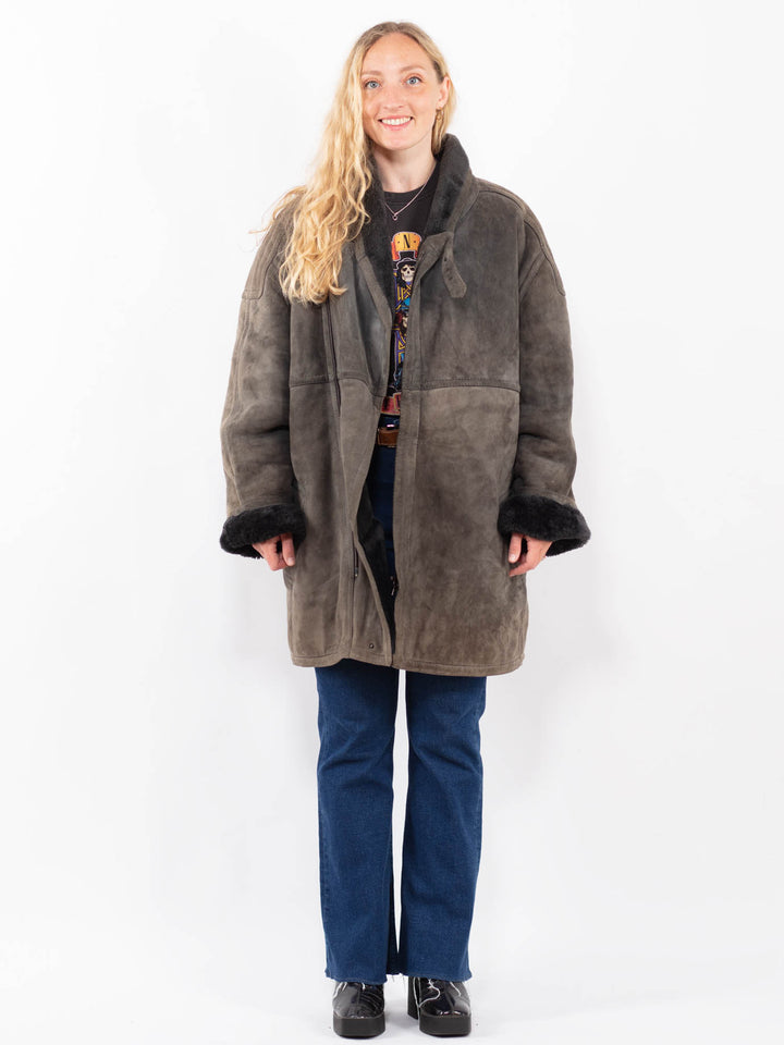 Vintage 90's Women Sheepskin Coat in GrayA0355