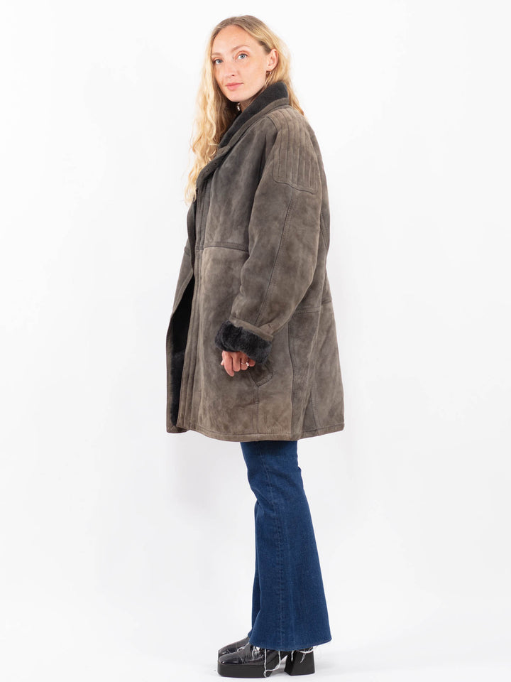Vintage 90's Women Sheepskin Coat in GrayA0355