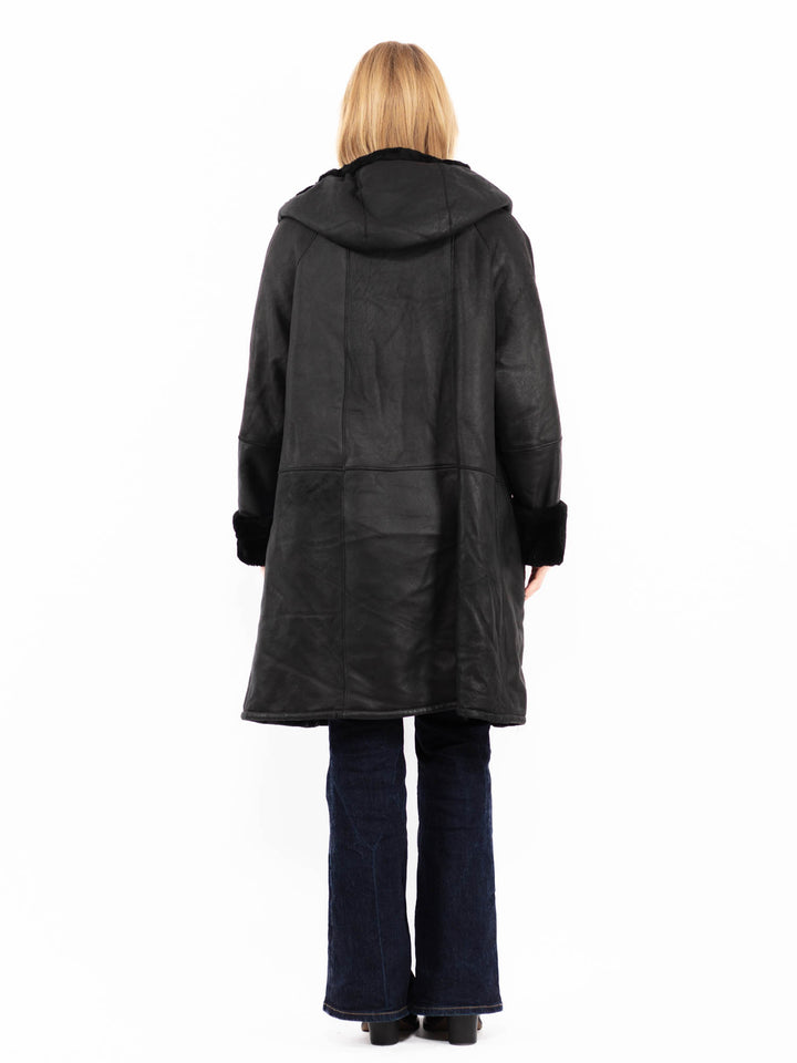 Vintage 90's Women Hooded Sheepskin Coat in Black