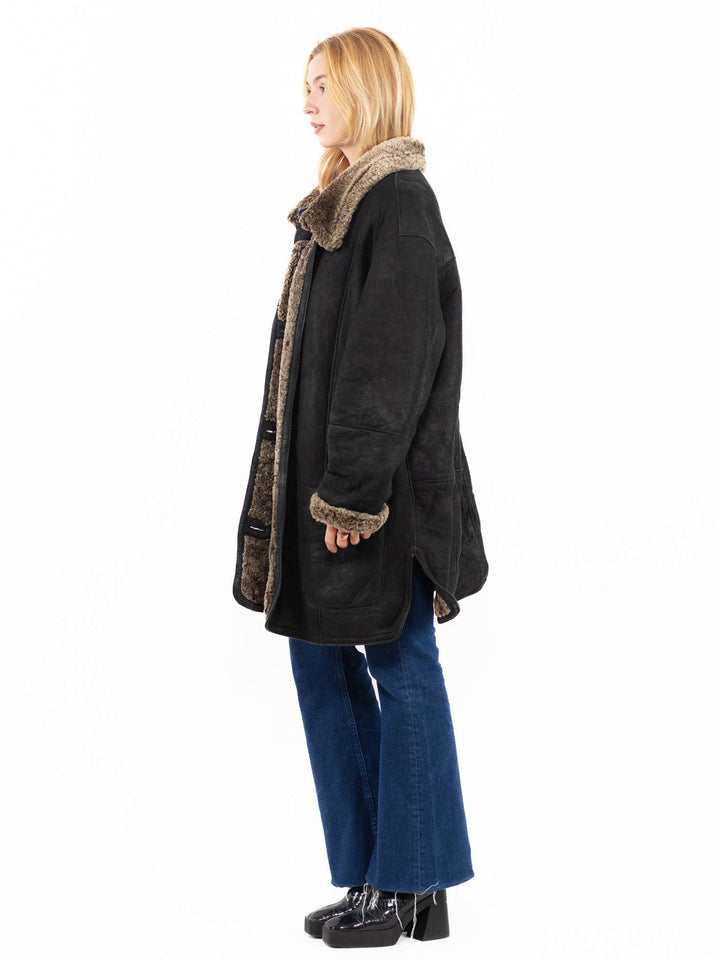 Vintage 90's Women Sheepskin Coat in BlackA0078