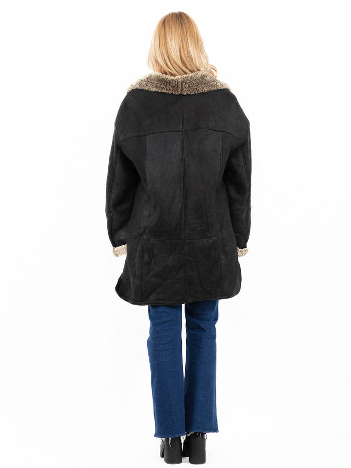 Vintage 90's Women Sheepskin Coat in BlackA0078