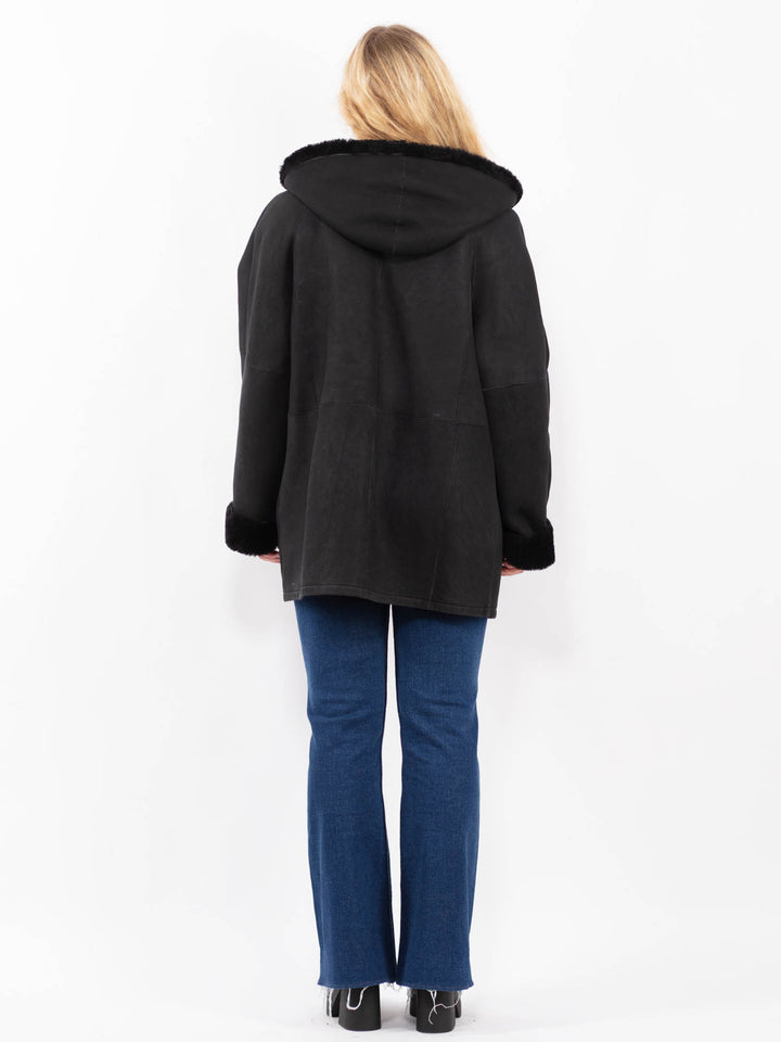 Vintage 90's Women Sheepskin Coat in BlackA0399