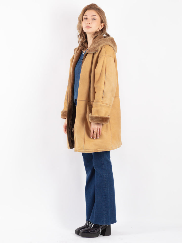 Vintage 90's Women Sheepskin Coat in Beige