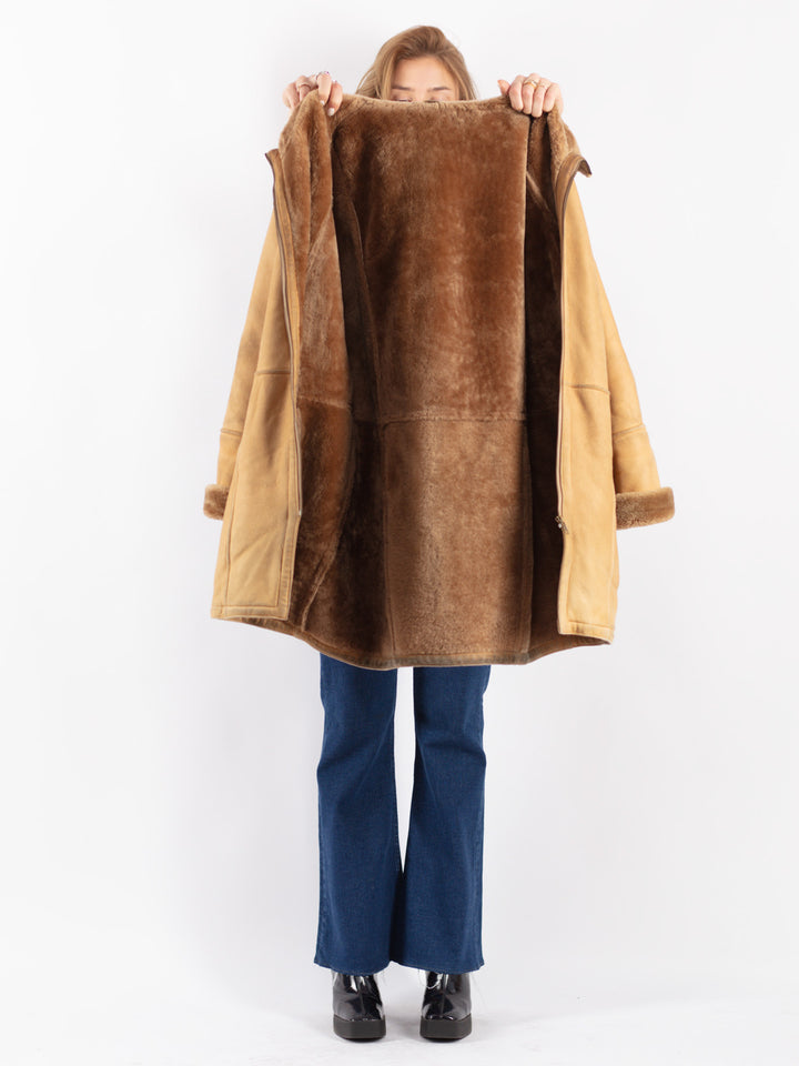 Vintage 90's Women Sheepskin Coat in Beige