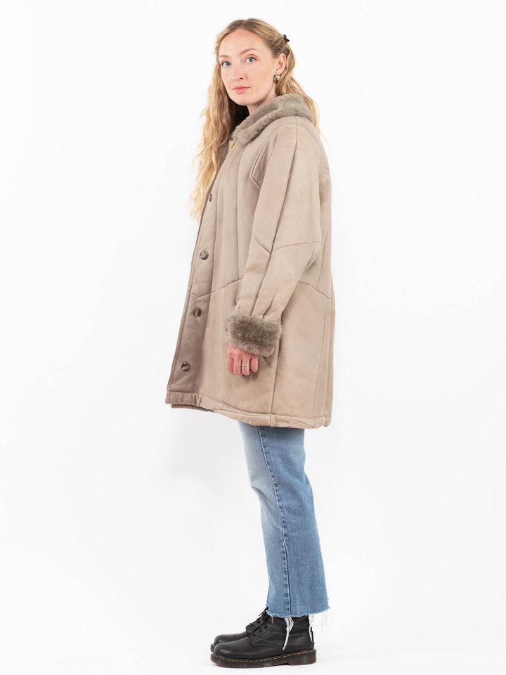 Vintage 90's Women Sheepskin Coat in BeigeA0309