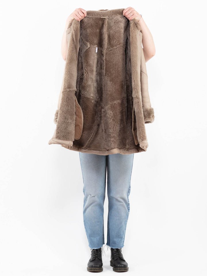 Vintage 90's Women Sheepskin Coat in BeigeA0309