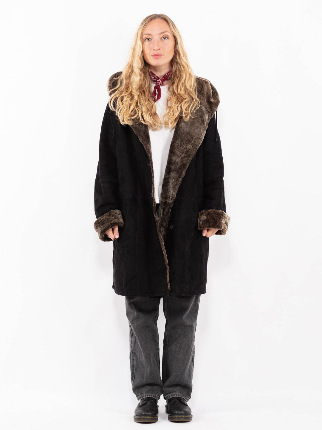 Vintage 90's Women Sheepskin Coat in BlackA0664