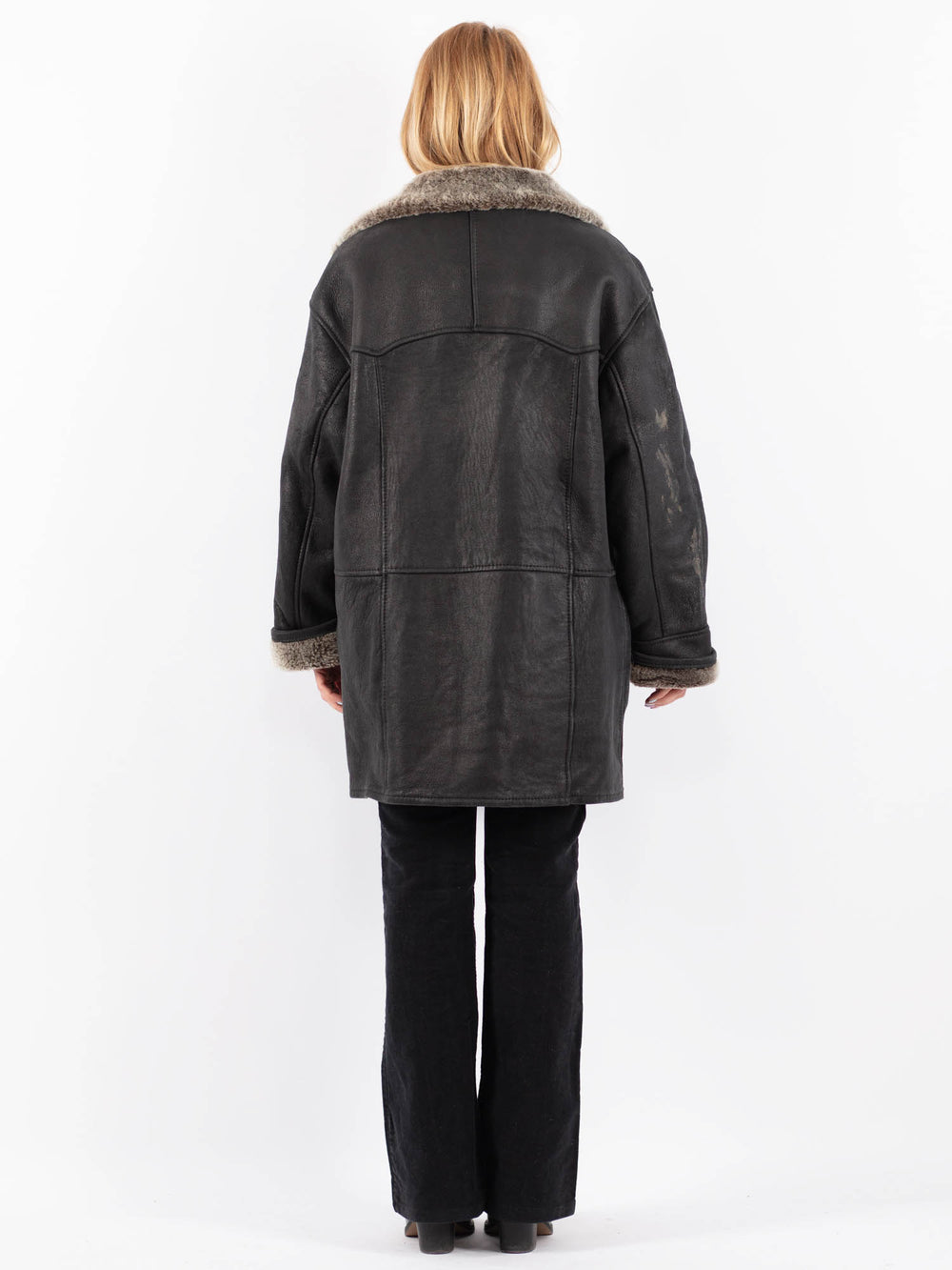 Vintage 90's Women Sheepskin Shearling Coat in BlackV9687