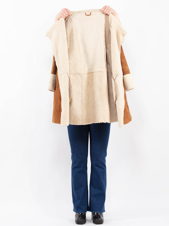 Vintage 90's Women Sheepskin Coat in BrownA0453