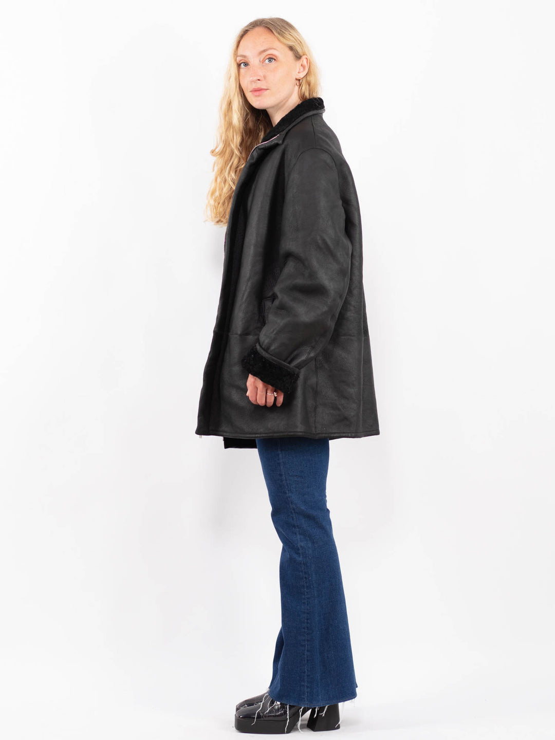Vintage 90's Women Sheepskin Coat in BlackA0479
