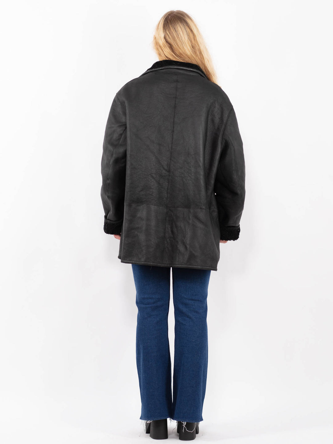 Vintage 90's Women Sheepskin Coat in BlackA0479