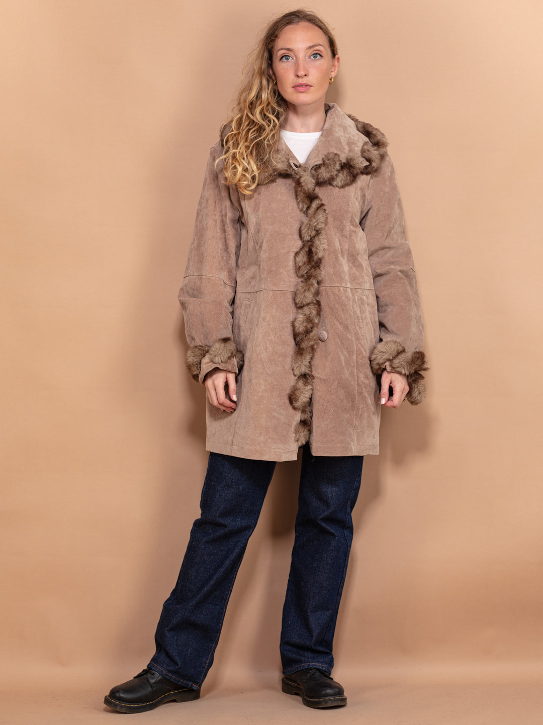 Vintage 90's Women Faux Fur Trimmed Suede Coat in Beige - NorthernGrip