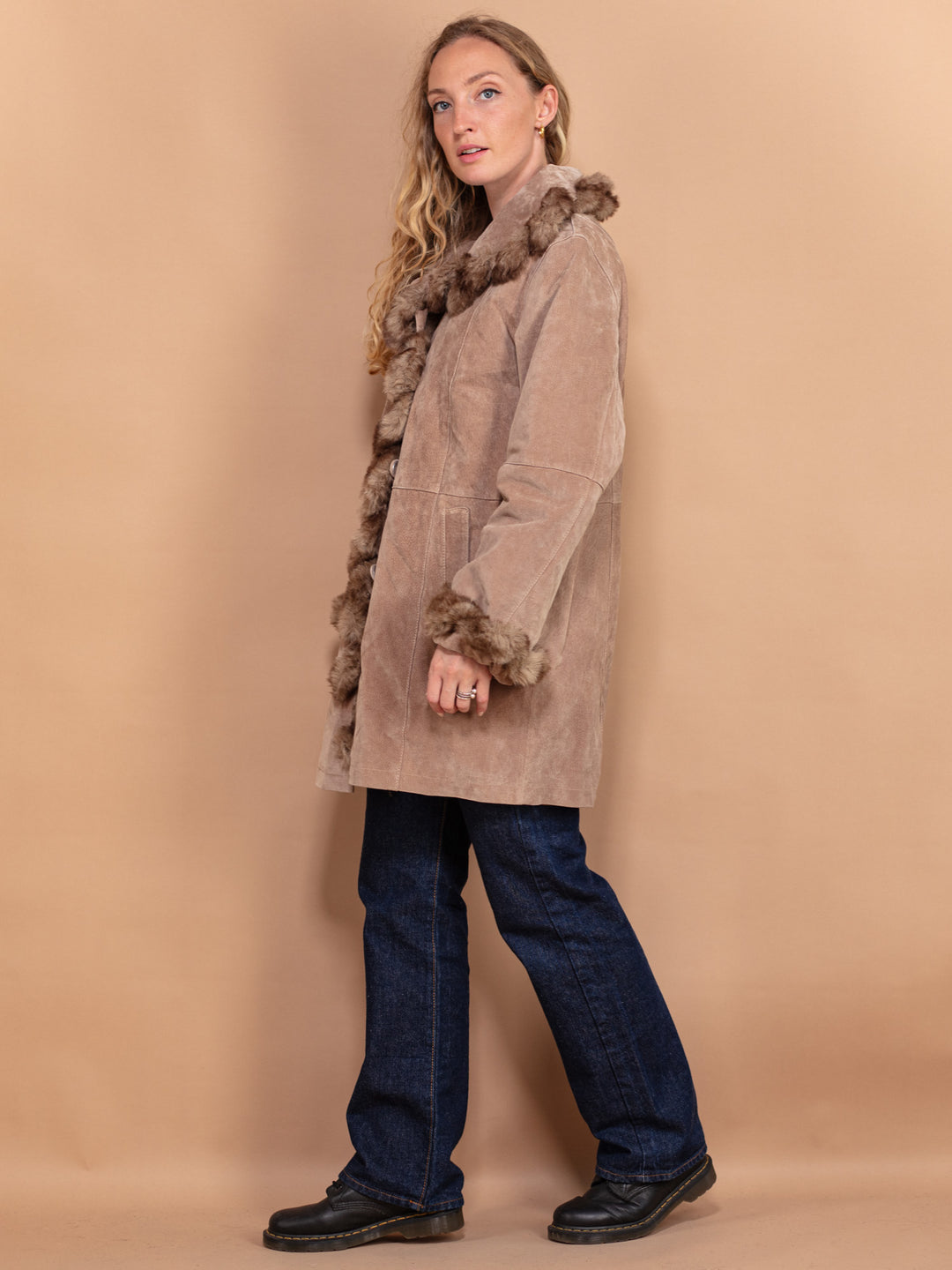 Vintage 90's Women Faux Fur Trimmed Suede Coat in Beige - NorthernGrip