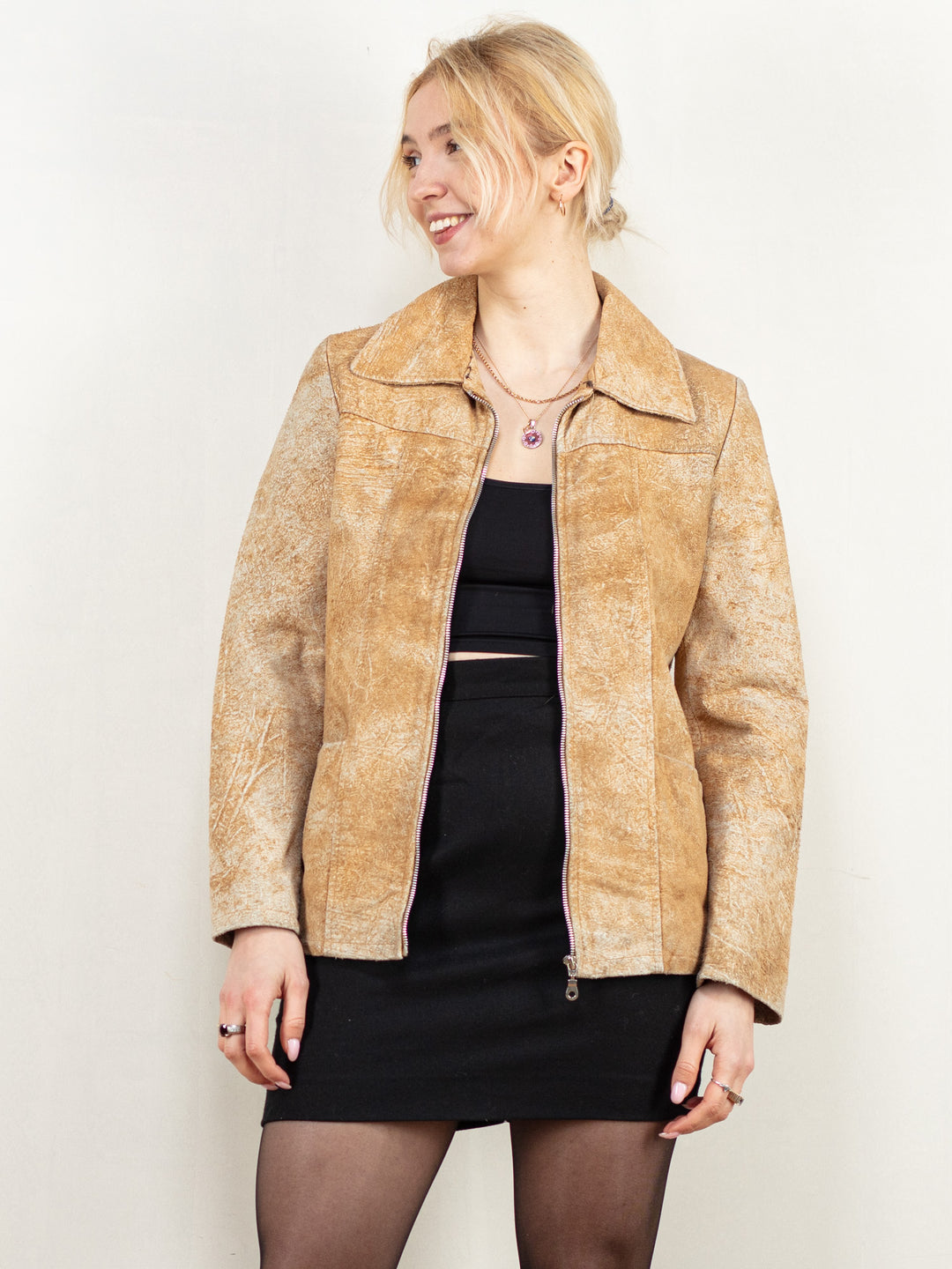 Vintage 90's Women Distressed Suede Jacket in Beige - NorthernGrip
