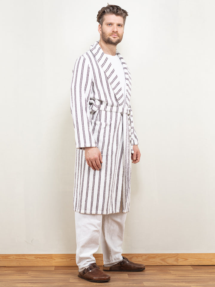 Vintage 90's Men Dressing Gown in White - NorthernGrip