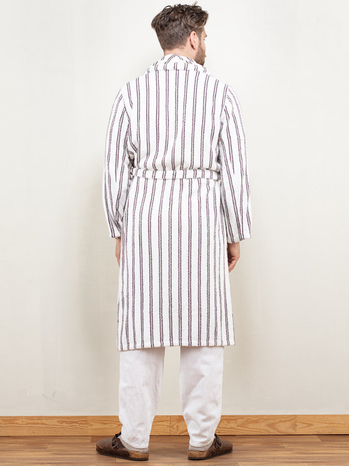 Vintage 90's Men Dressing Gown in White - NorthernGrip