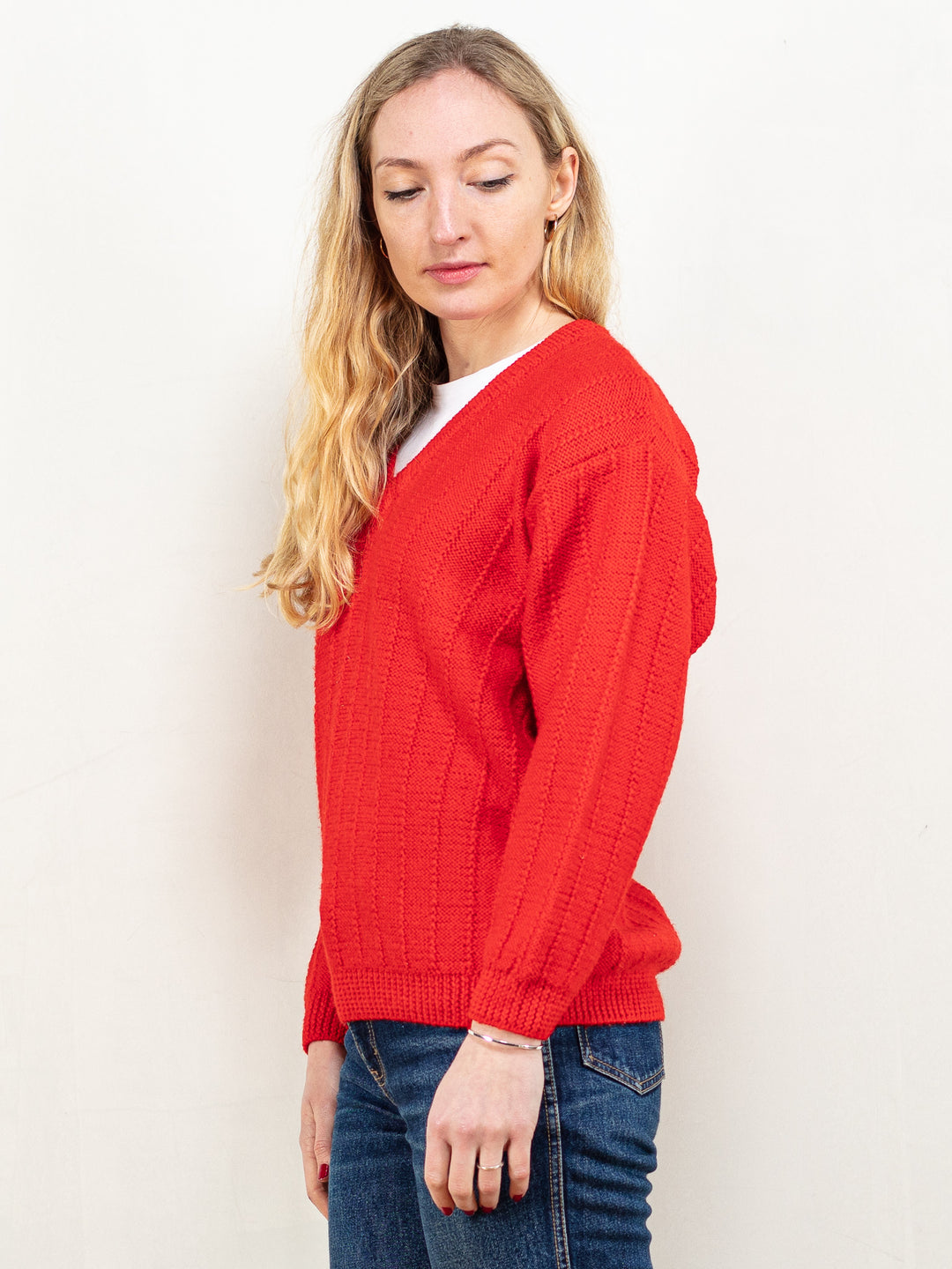 Vintage 90's Women Hand-Knit V-Neck Sweater in Red - NorthernGrip