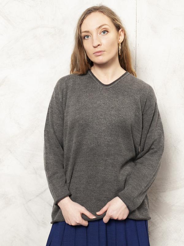 Vintage 90's V-neck Bold Women Sweater - NorthernGrip