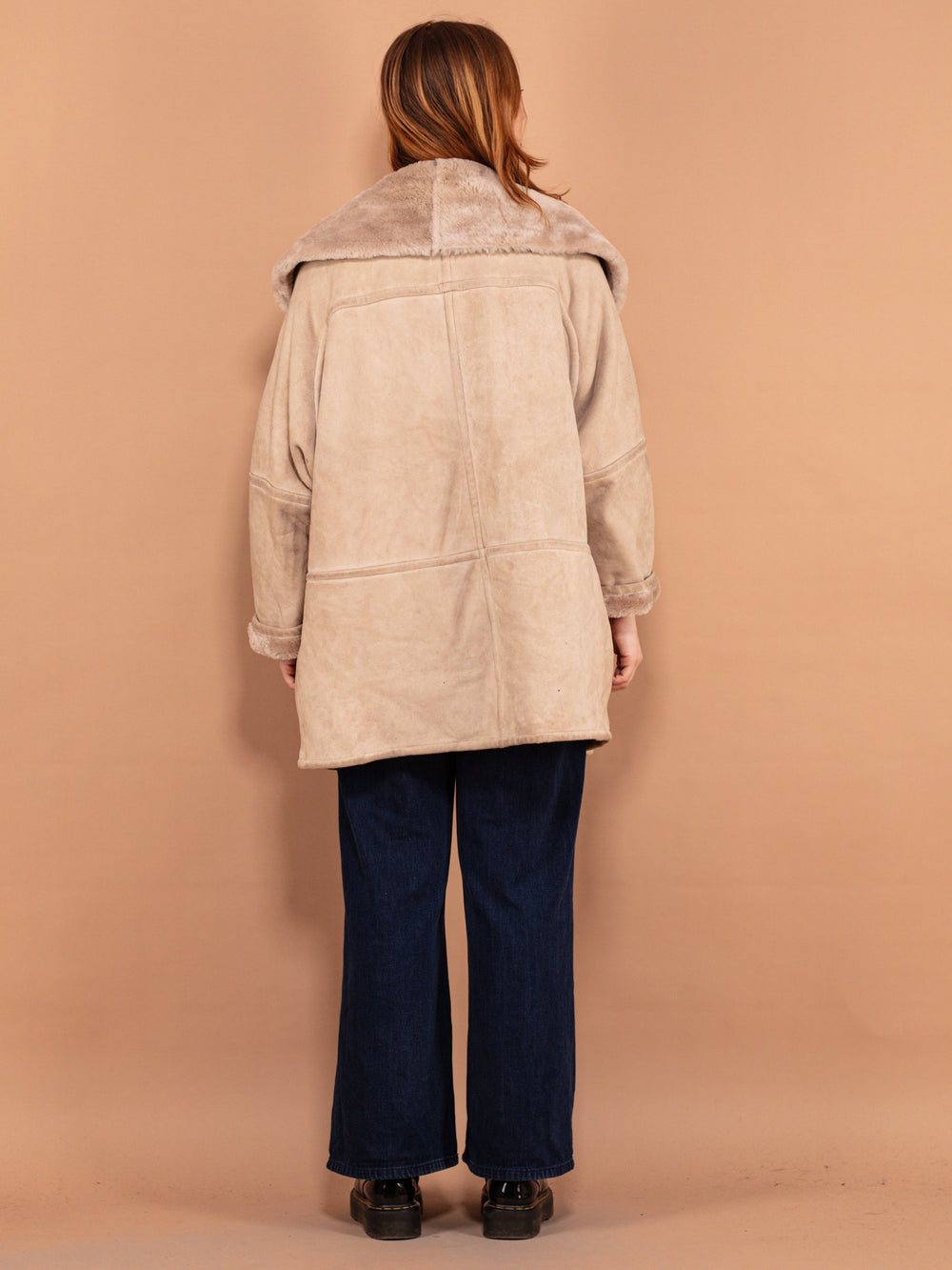 Vintage 80's Women Oversized Sheepskin Coat in Beige - NorthernGrip