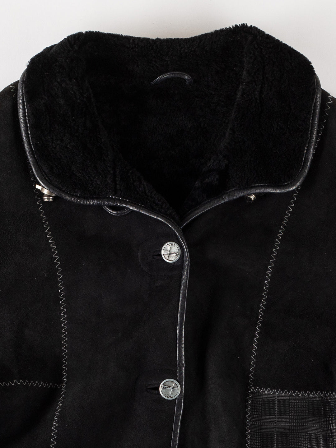 Vintage 90's Women Sheepskin Coat in BlackMN577