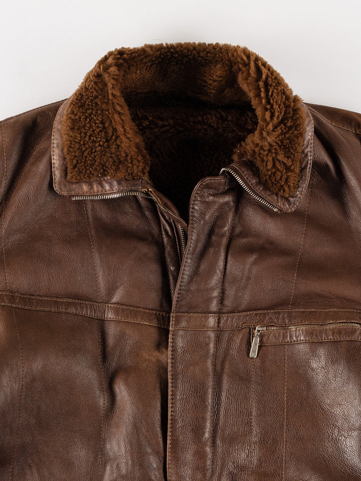 Vintage 80's Men Sheepskin Coat in BrownVN573
