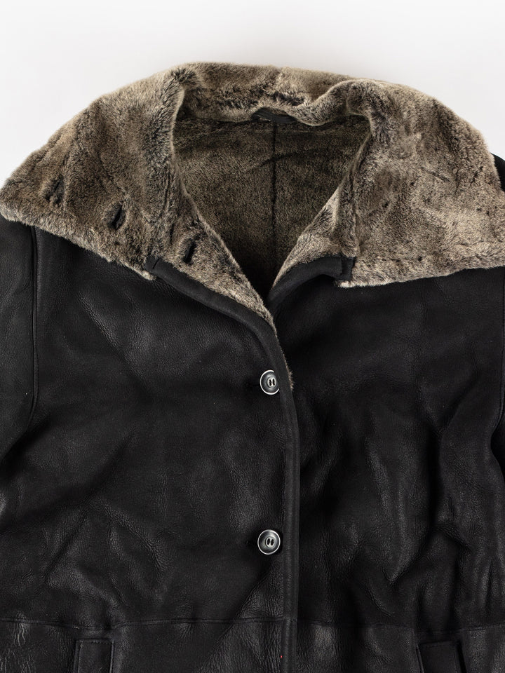 Vintage 80's Women Sheepskin Coat in BlackMN454