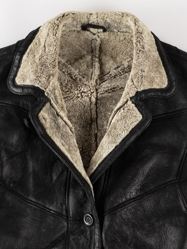 Vintage 80's Women Sheepskin Coat in BlackMN604